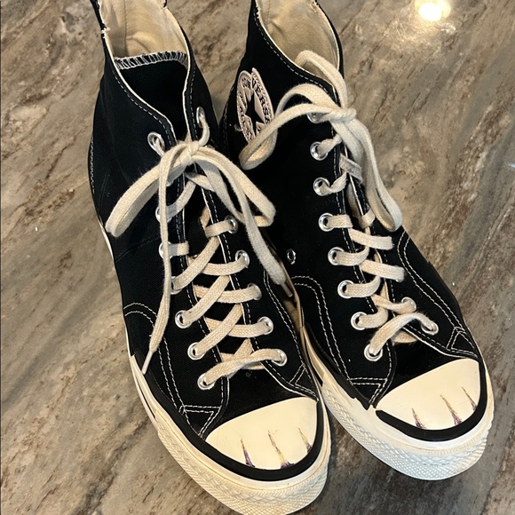 Converse Shoes - Women’s Converse All Star with cat claws! Sz 10.5 EUC but have artwork on top